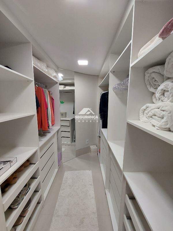 Apartamento para aluguel no Esplanada: CLOSET
