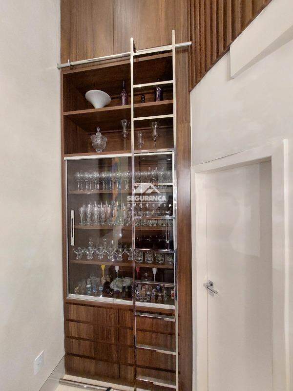 Apartamento para aluguel no Esplanada: ADEGA