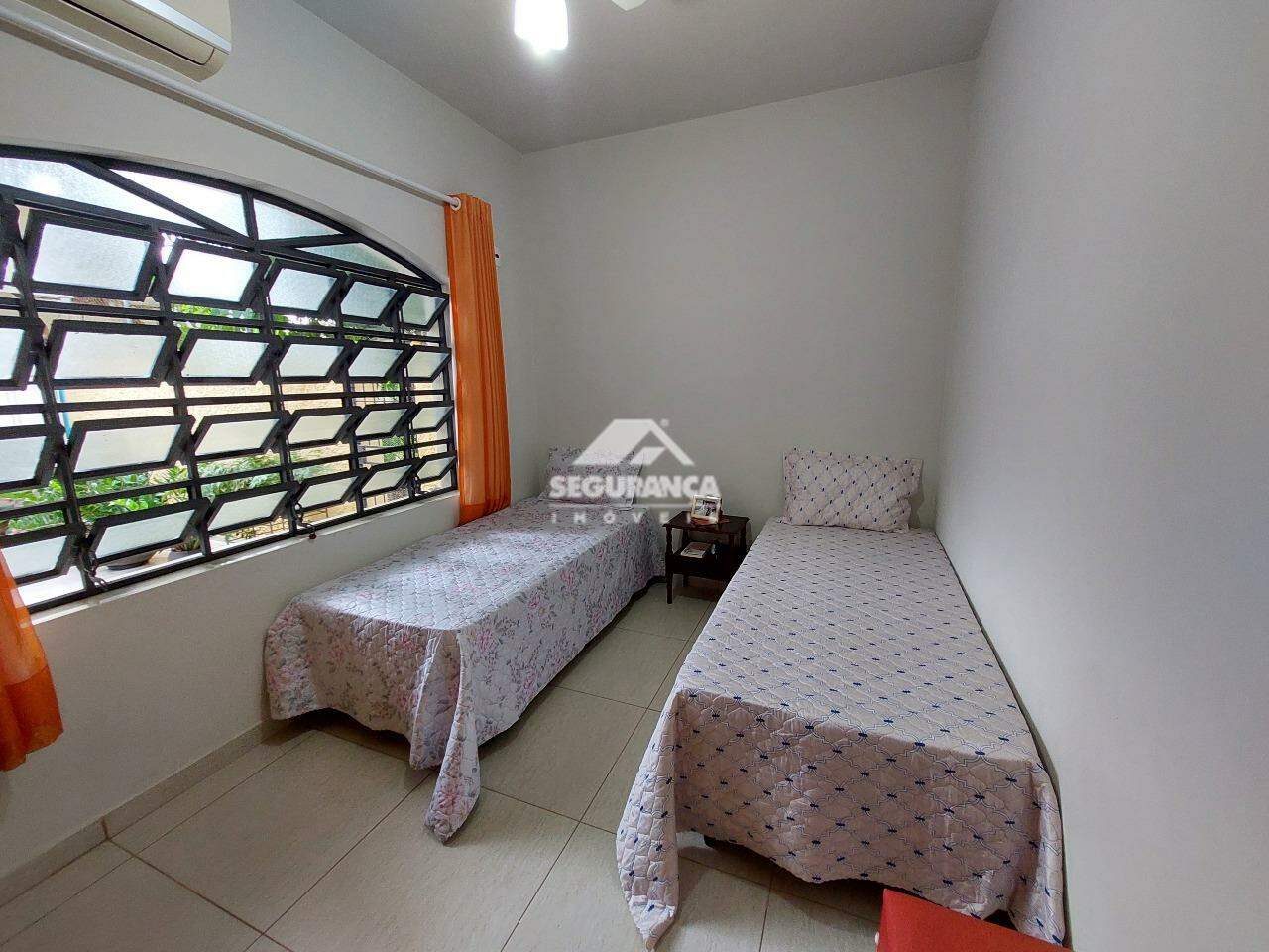 Casa para aluguel no Ilha dos Araújos: QUARTO (1)