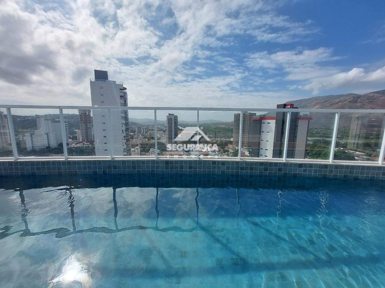 Apartamento para aluguel no Centro: PISCINA DO PRÉDIO