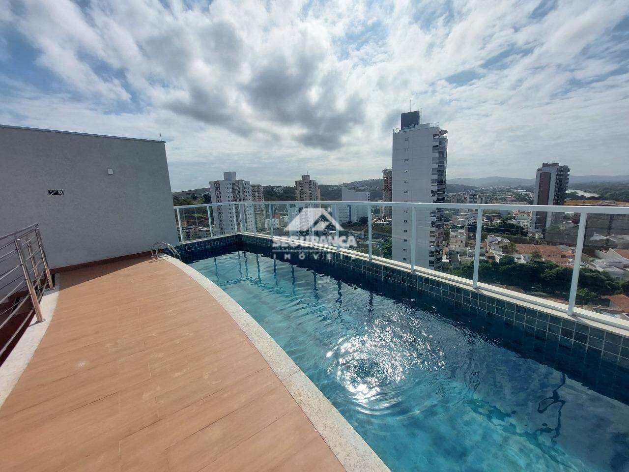 Apartamento para aluguel no Centro: PISCINA DO PRÉDIO