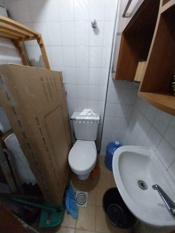 Apartamento para aluguel no Centro: BANHEIRO