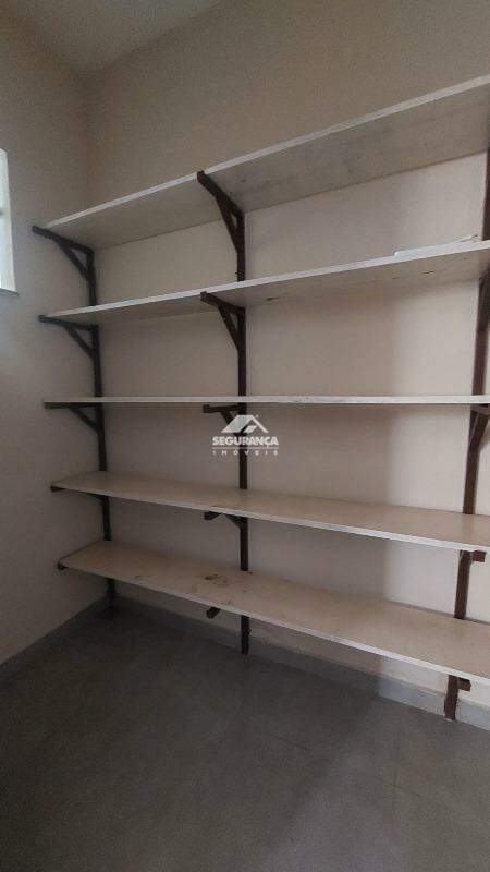 Casa para aluguel no São Pedro: DESPENSA