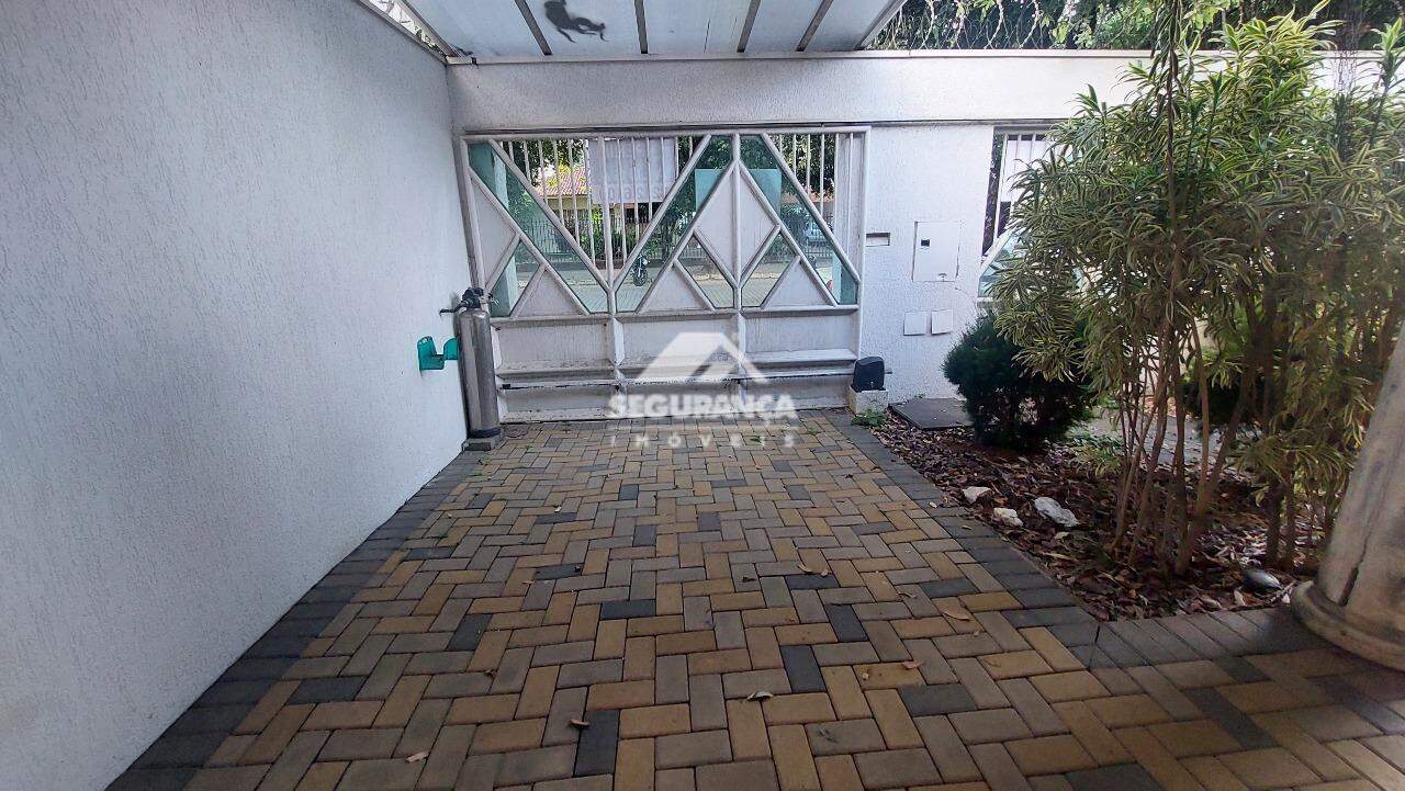 Casa para aluguel no Esplanada: GARAGEM