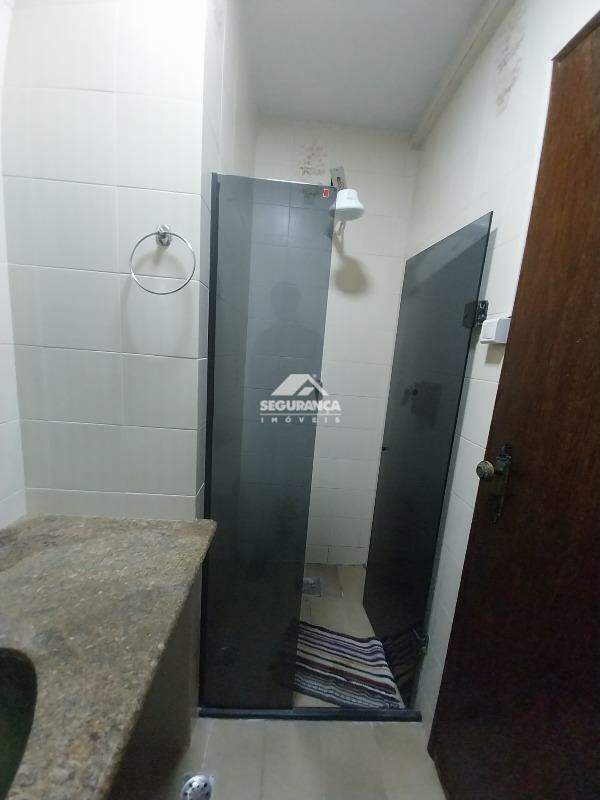 Apartamento para aluguel no Ilha dos Araújos: BANHEIRO DA SUÍTE 