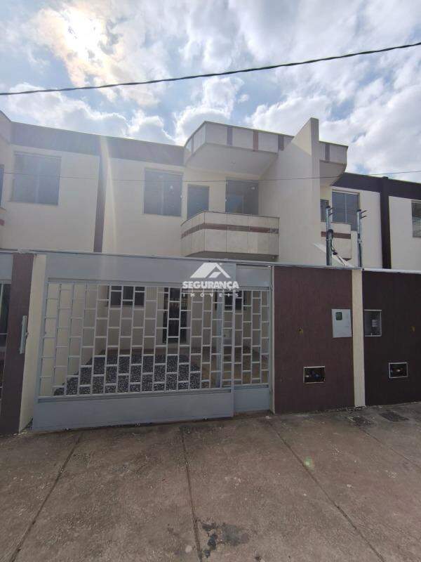 Casa à venda no TIRADENTES: 