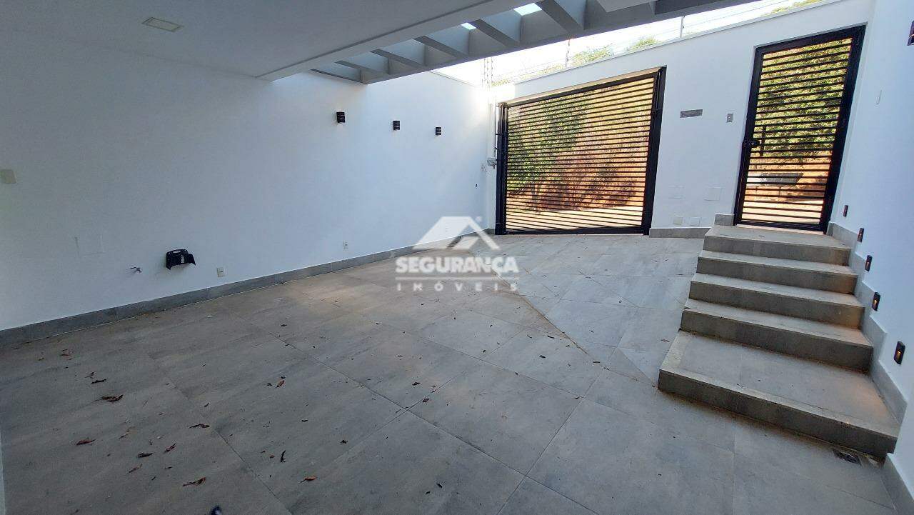 Casa para aluguel no SANTO AGOSTINHO: GARAGEM