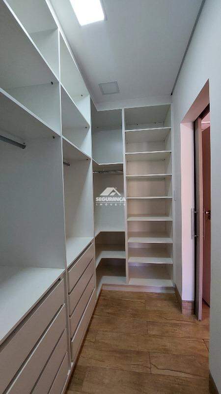 Casa para aluguel no SANTO AGOSTINHO: CLOSET SUÍTE