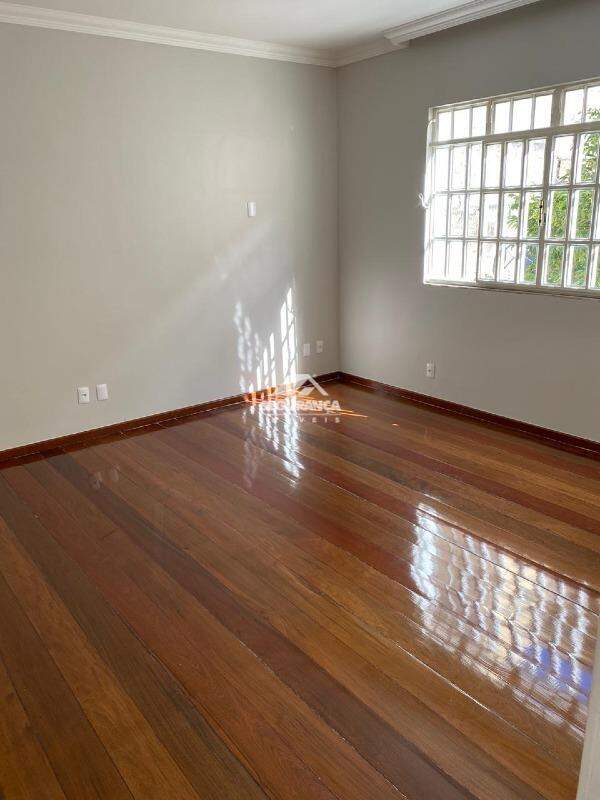 Casa à venda no GRA DUQUESA: 