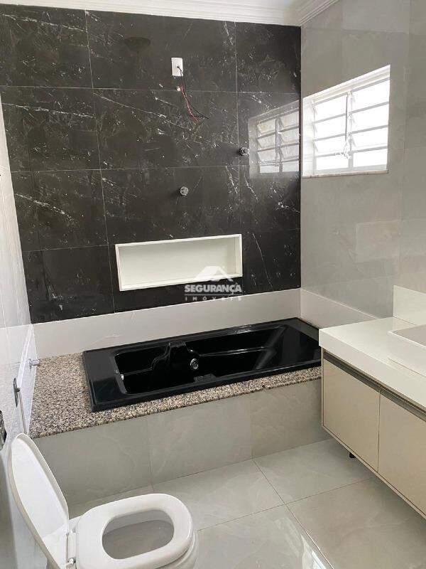 Casa à venda no GRA DUQUESA: 