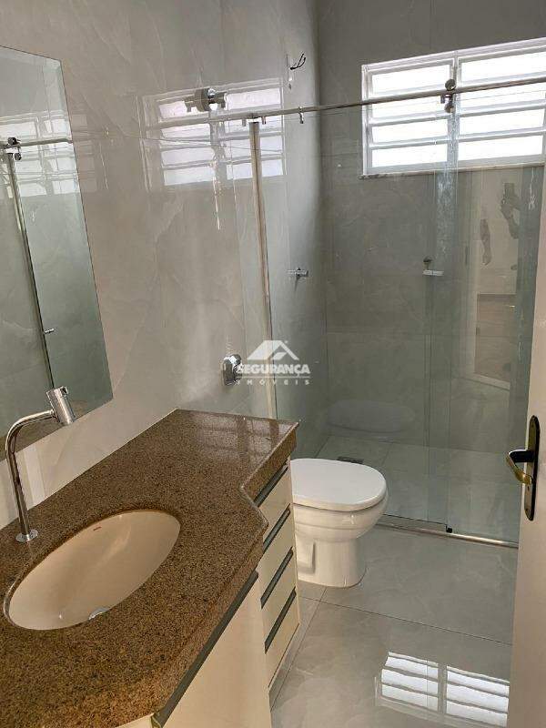 Casa à venda no GRA DUQUESA: 
