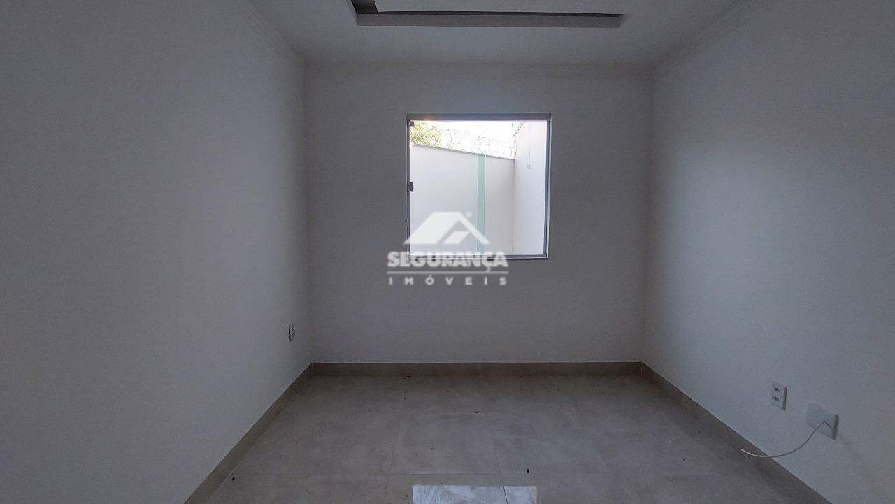 Casa para aluguel no Esperança: QUARTO (2)