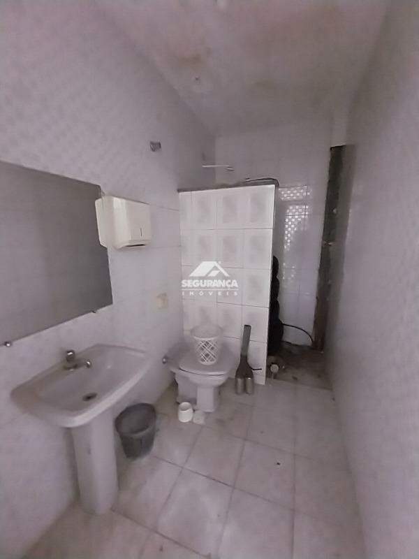 Galpão para aluguel no São Pedro: BANHEIRO (1) 