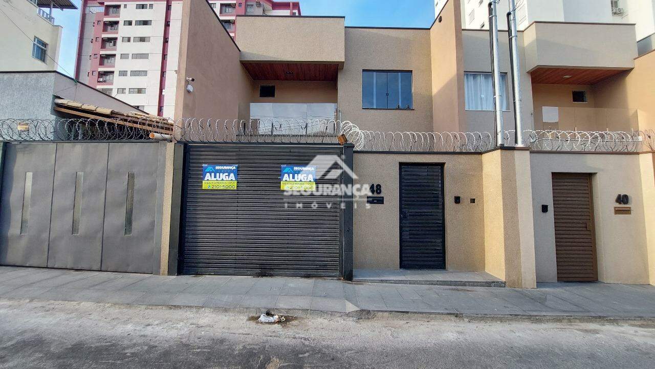 Casa para aluguel no Centro: FACHADA 