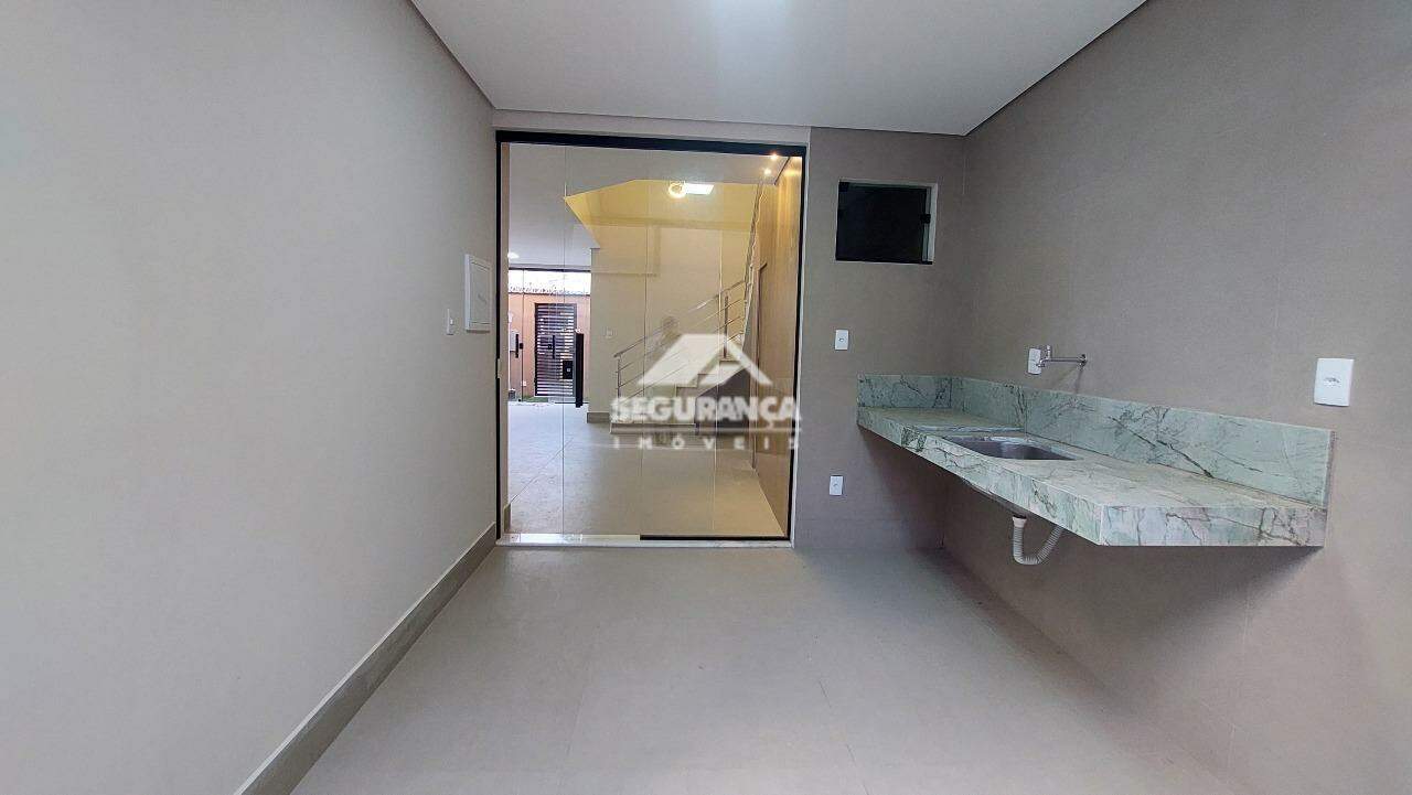 Casa para aluguel no Centro: ÁREA DE SERVIÇO
