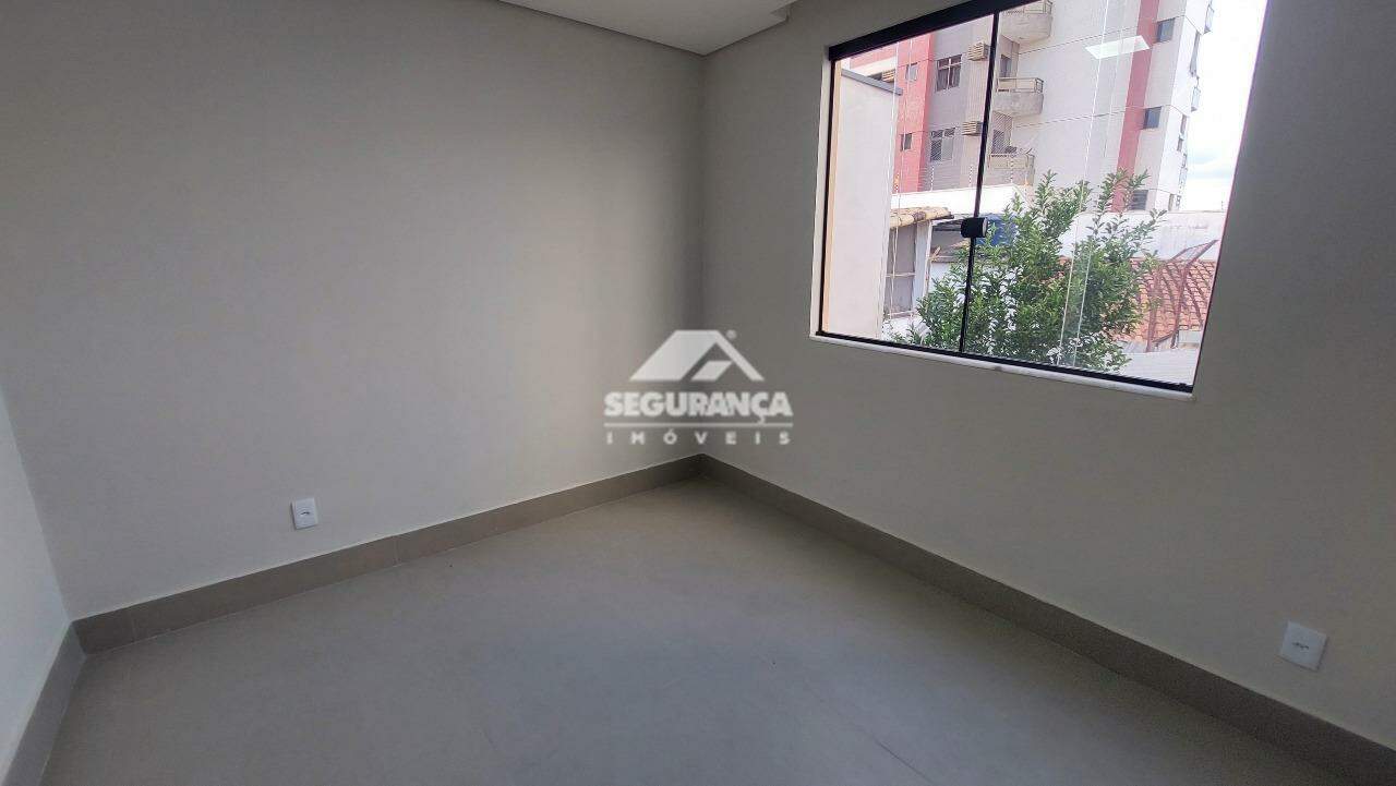Casa para aluguel no Centro: QUARTO (2)