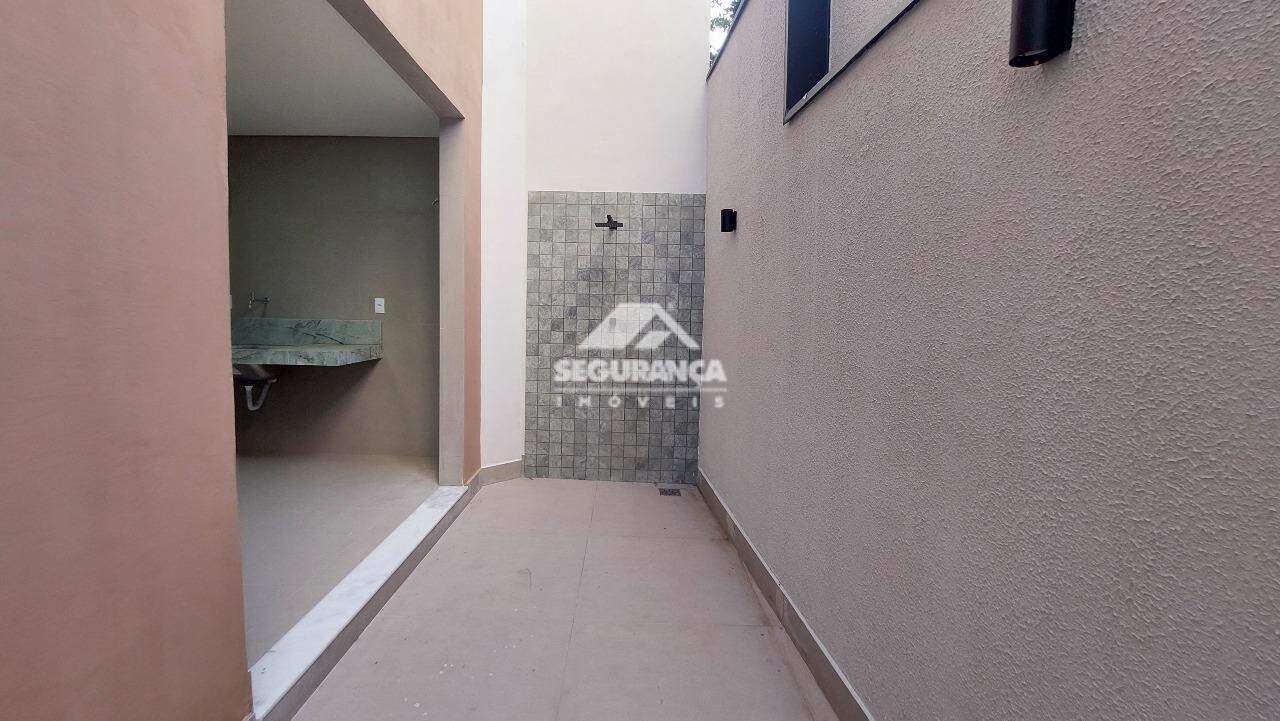 Casa para aluguel no Centro: ÁREA EXTERNA