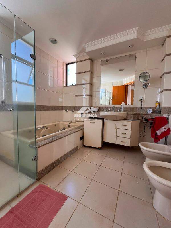 Apartamento à venda no Centro: banheiro suite 1
