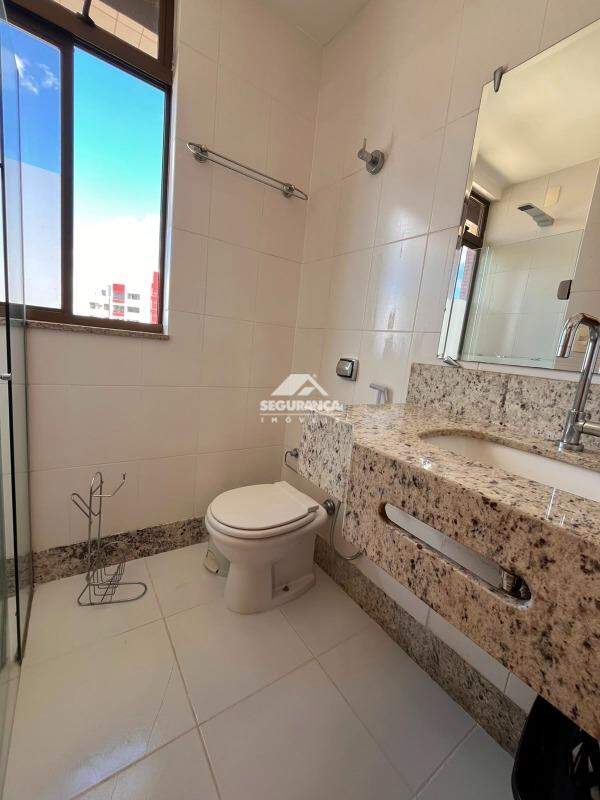 Apartamento à venda no Centro: banheiro piscina