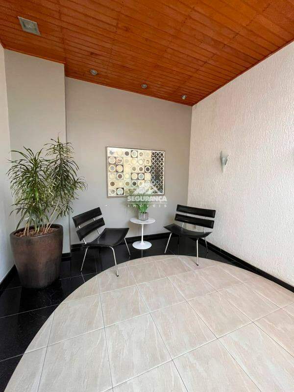 Apartamento à venda no Centro: Hall de entrada prédio
