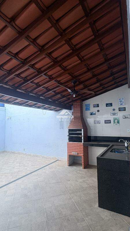 Casa à venda no JK III: