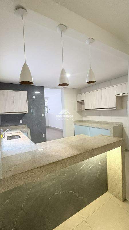 Casa à venda no JK III: