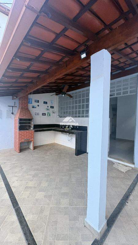 Casa à venda no JK III: