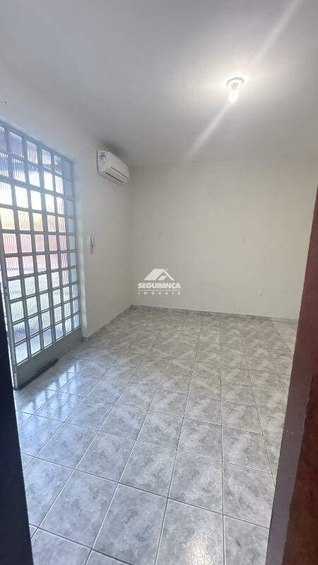 Casa à venda no JK III: