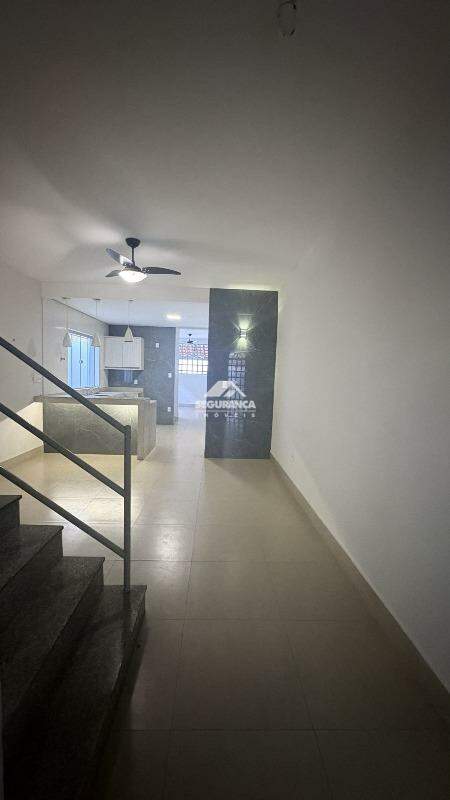 Casa à venda no JK III: