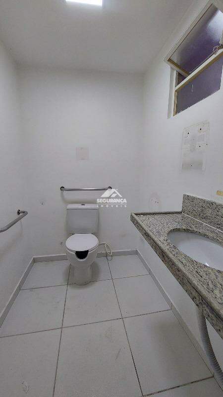Loja para aluguel no VILA BRETAS: BANHEIRO PNE