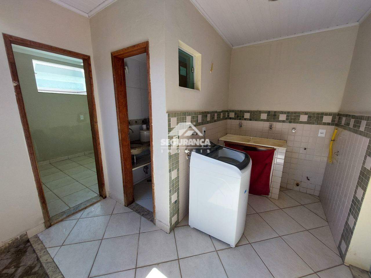 Casa à venda no Ilha dos Araújos: ÁREA DE SERVIÇO