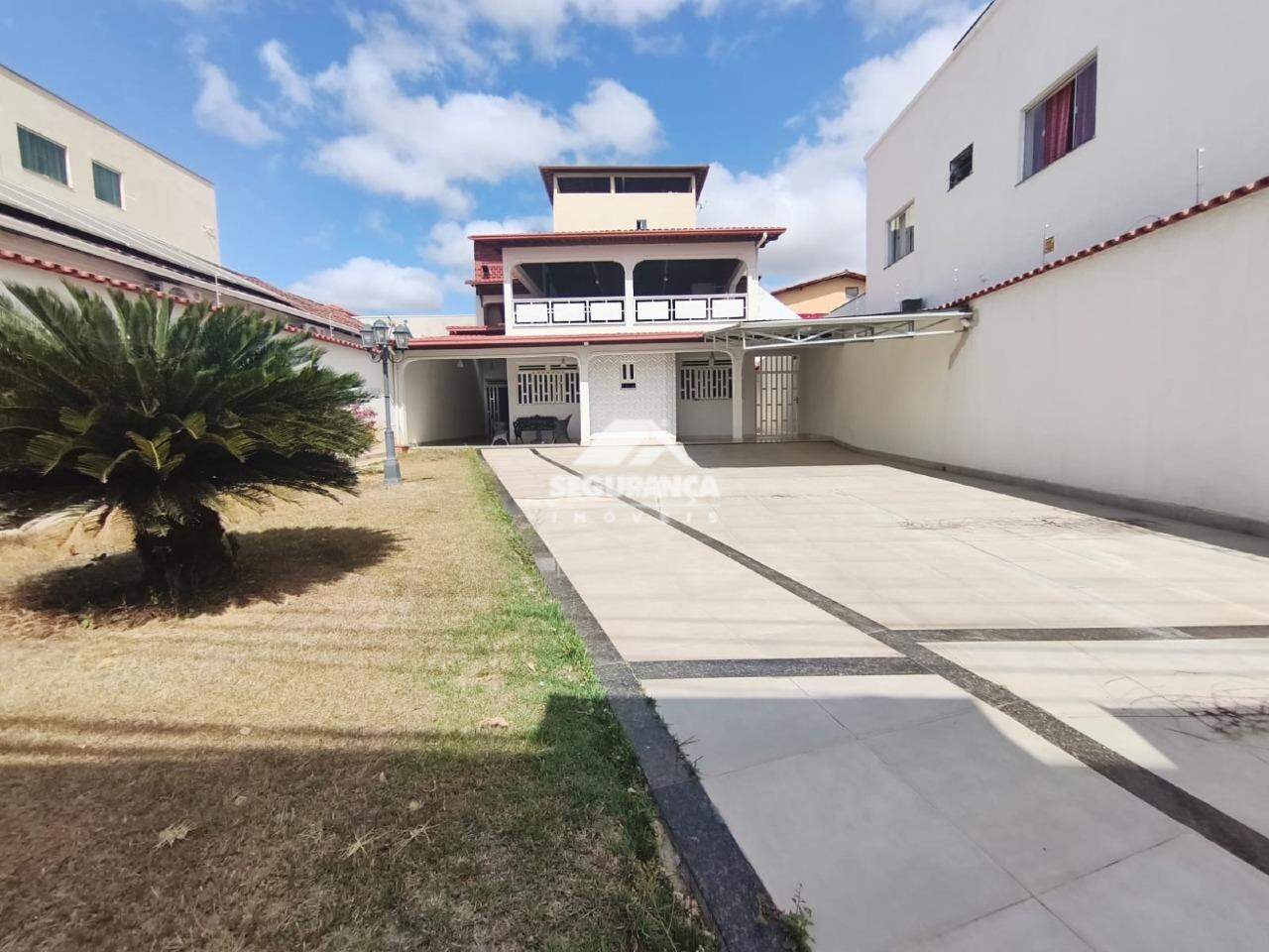 Casa à venda no Lourdes: 