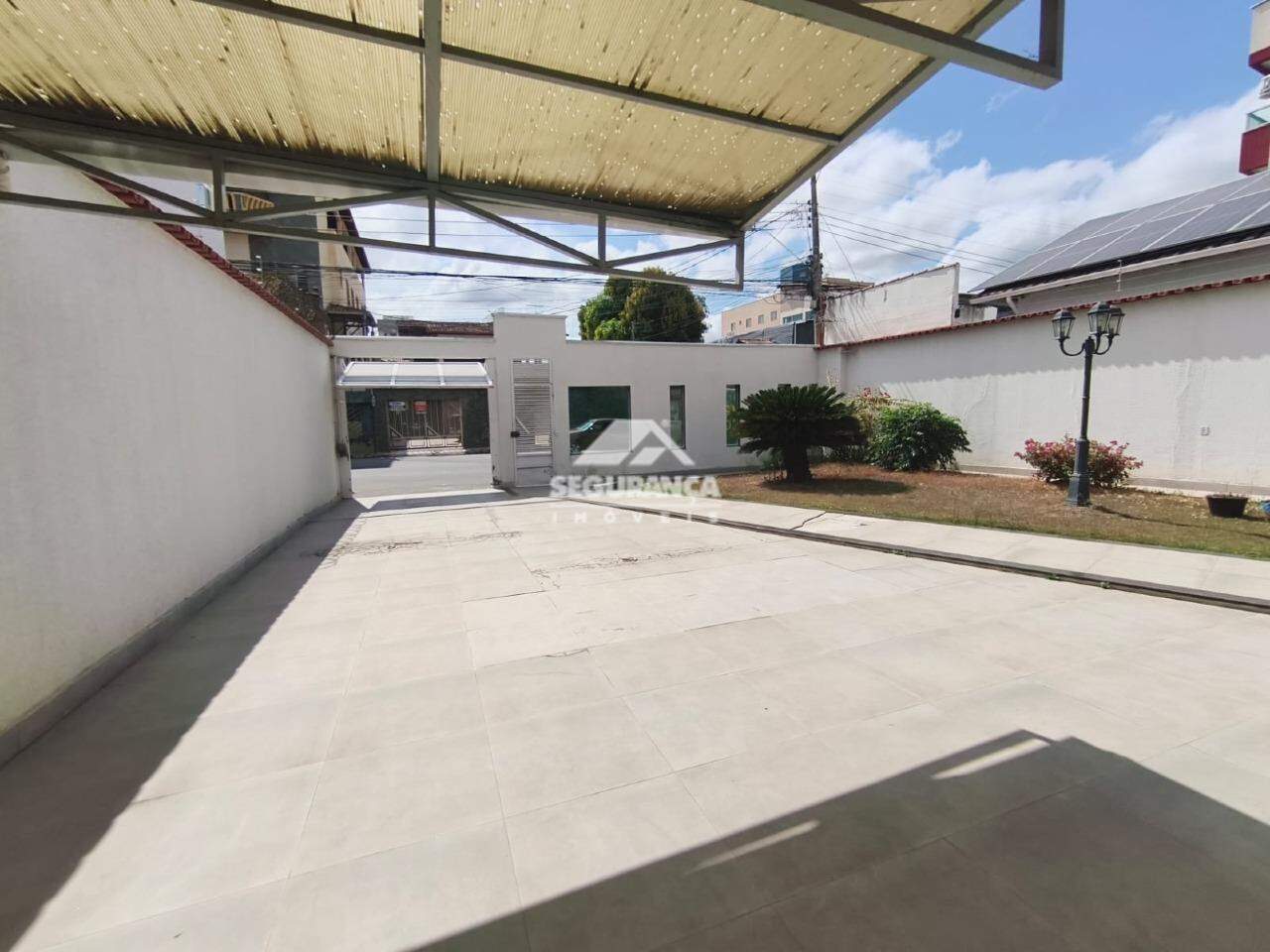 Casa à venda no Lourdes: 