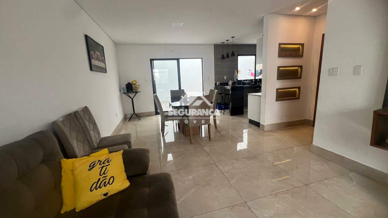 Casa à venda no GRA DUQUESA: 