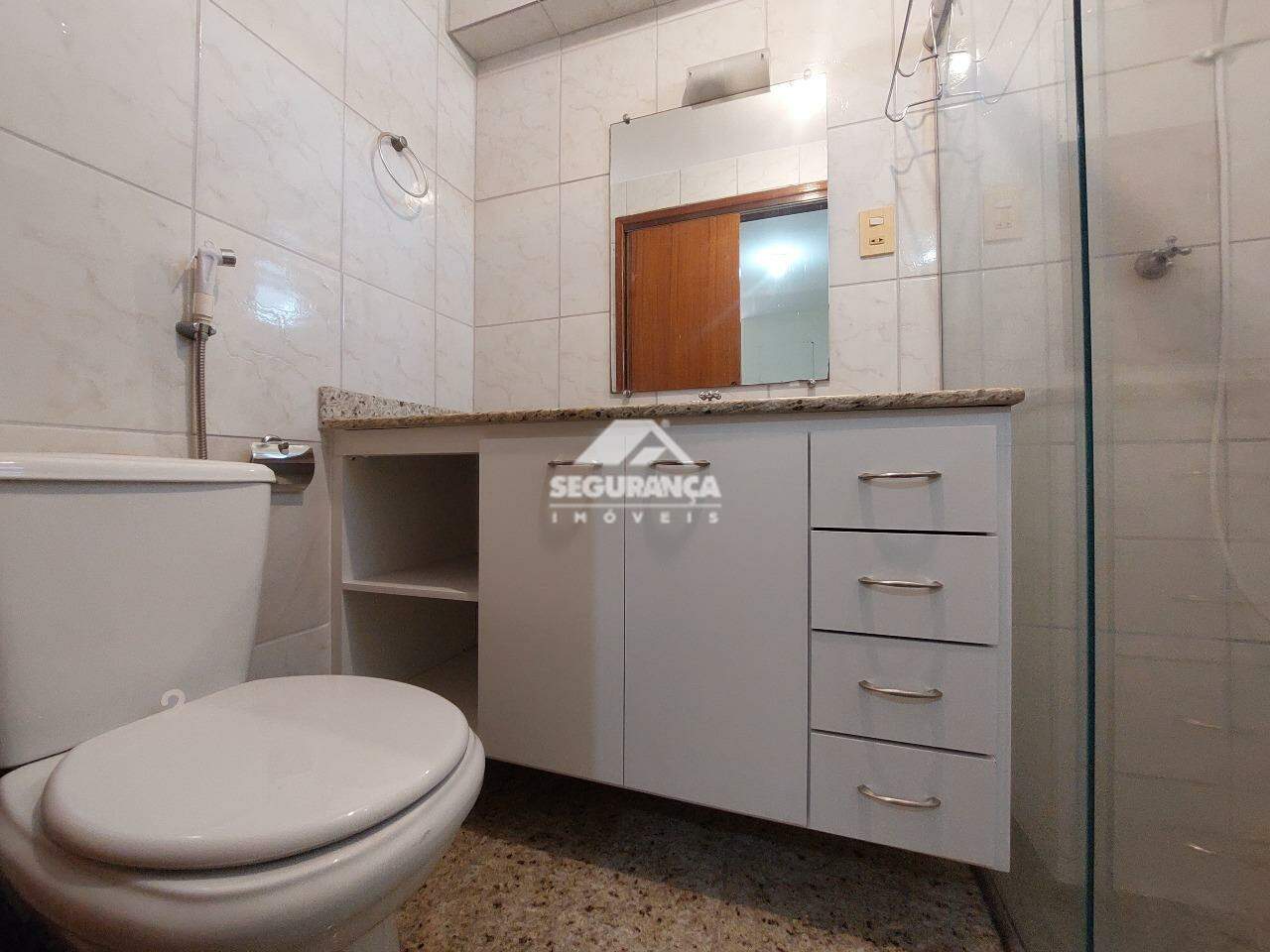 Apartamento à venda no ESPLANADINHA: BANHEIRO SUÍTE