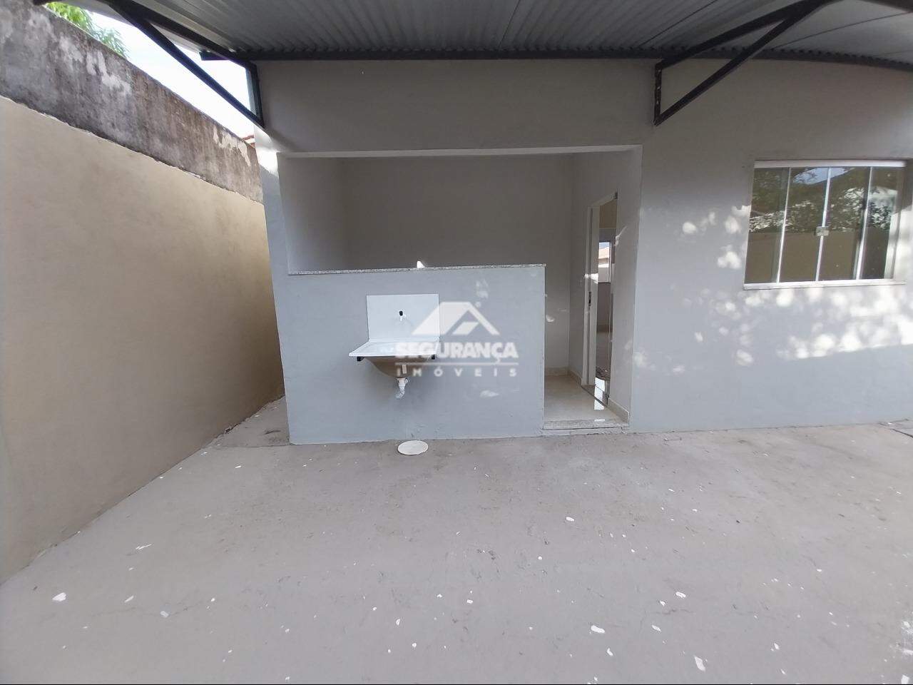 Casa para aluguel no JK : ÁREA DE SERVIÇO