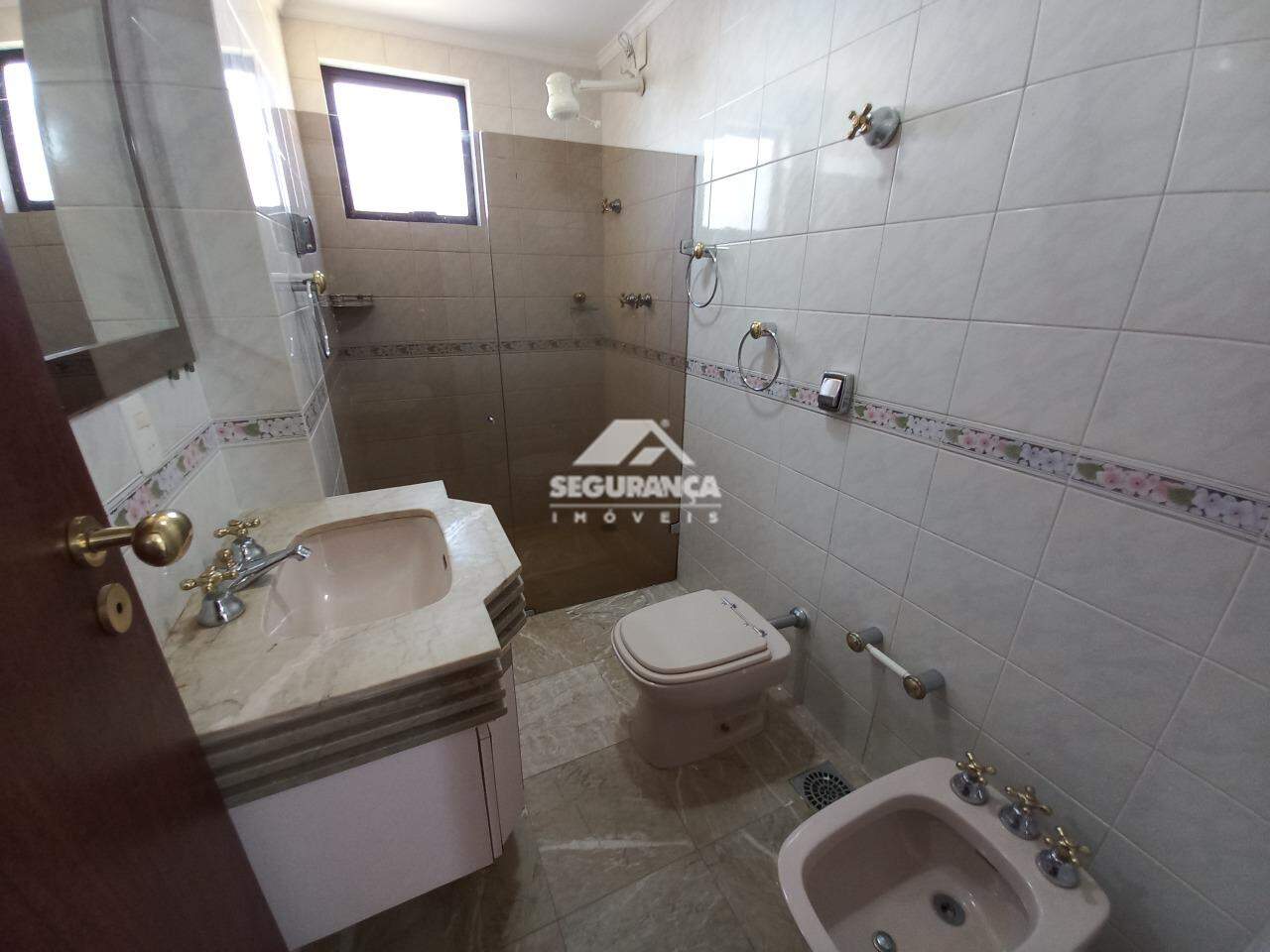 Apartamento à venda no Centro: BANHEIRO SUÍTE (2)