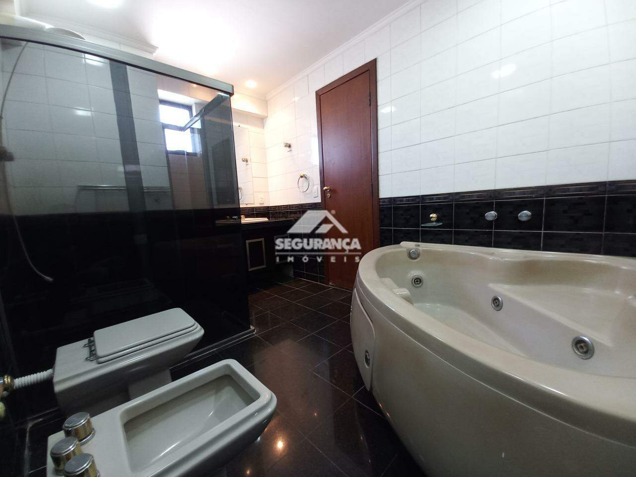 Apartamento à venda no Centro: BANHEIRO SUÍTE MASTER