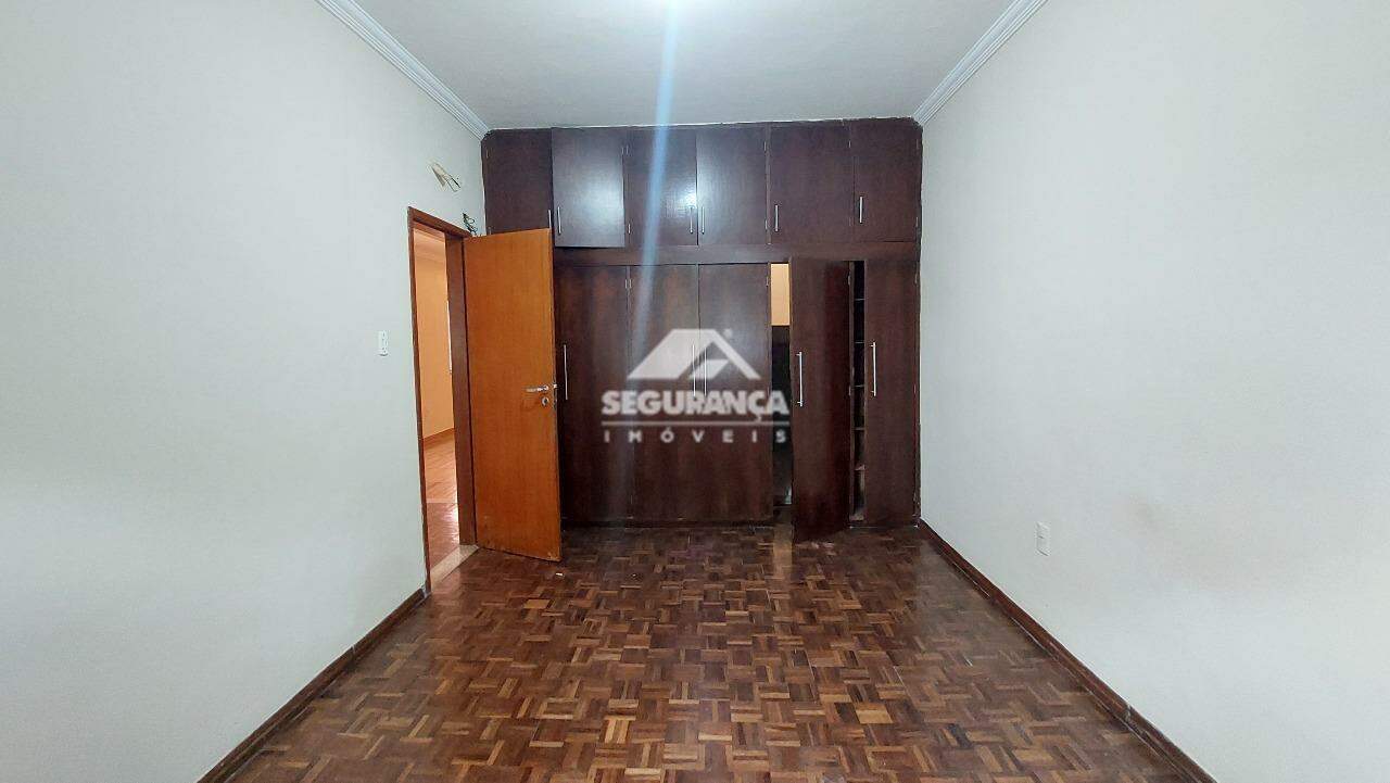 Casa para aluguel no Lourdes: SUÍTE