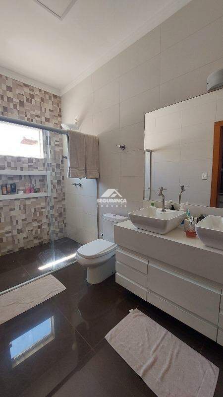 Casa à venda no Ilha dos Araújos: BANHEIRO SUÍTE (3)