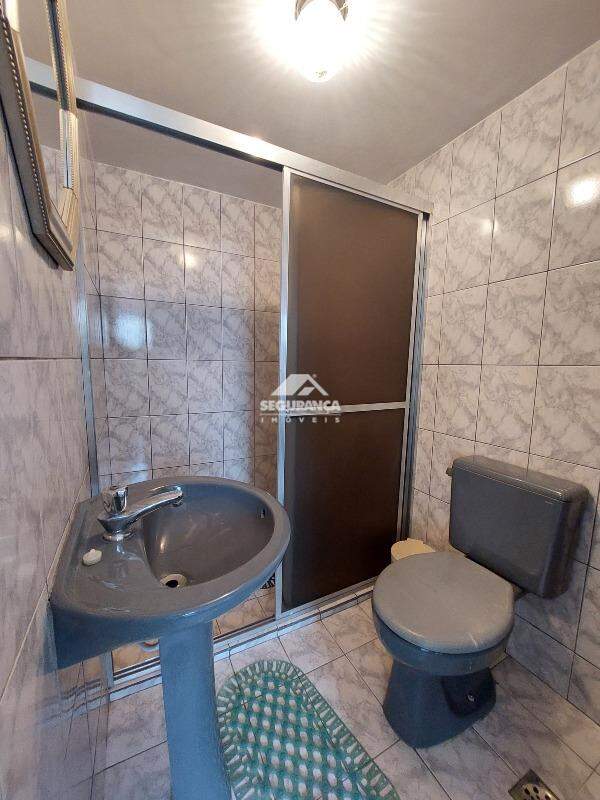 Casa para aluguel no Centro: BANHEIRO DA ÁREA DE SERVIÇO