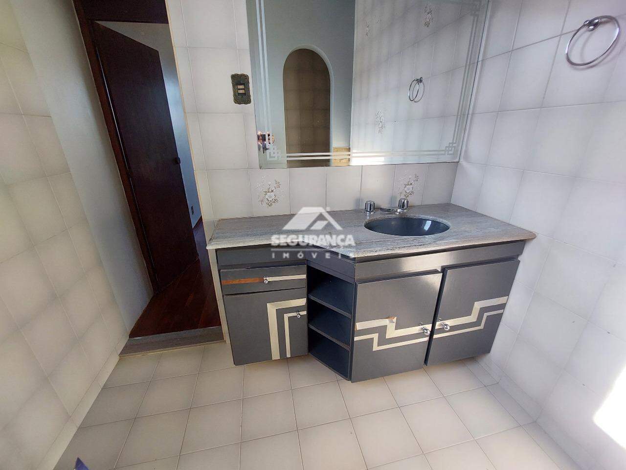 Apartamento para aluguel no Ilha dos Araújos: BANHEIRO SUITE 