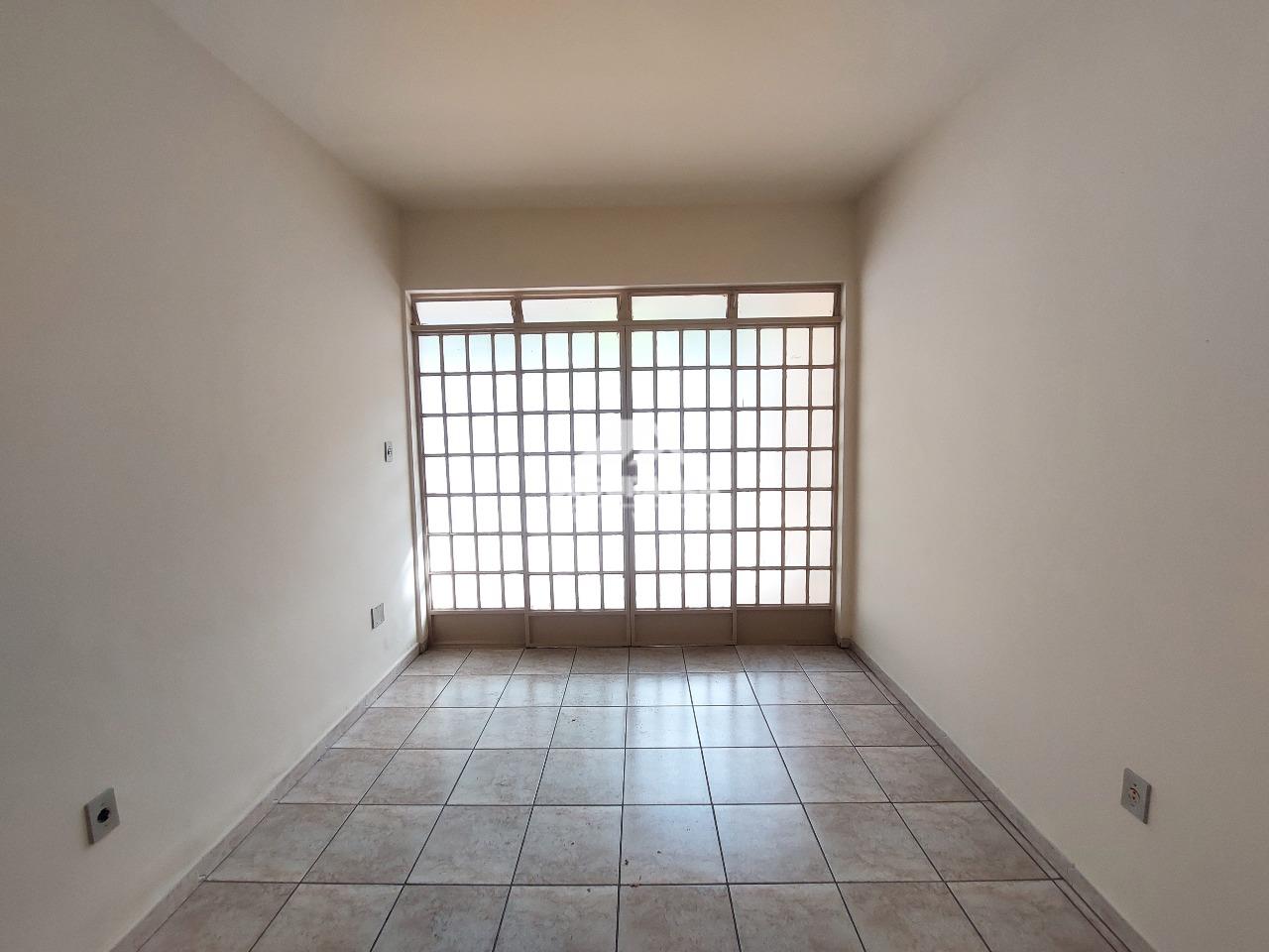 Casa para aluguel no São Pedro: SALA 