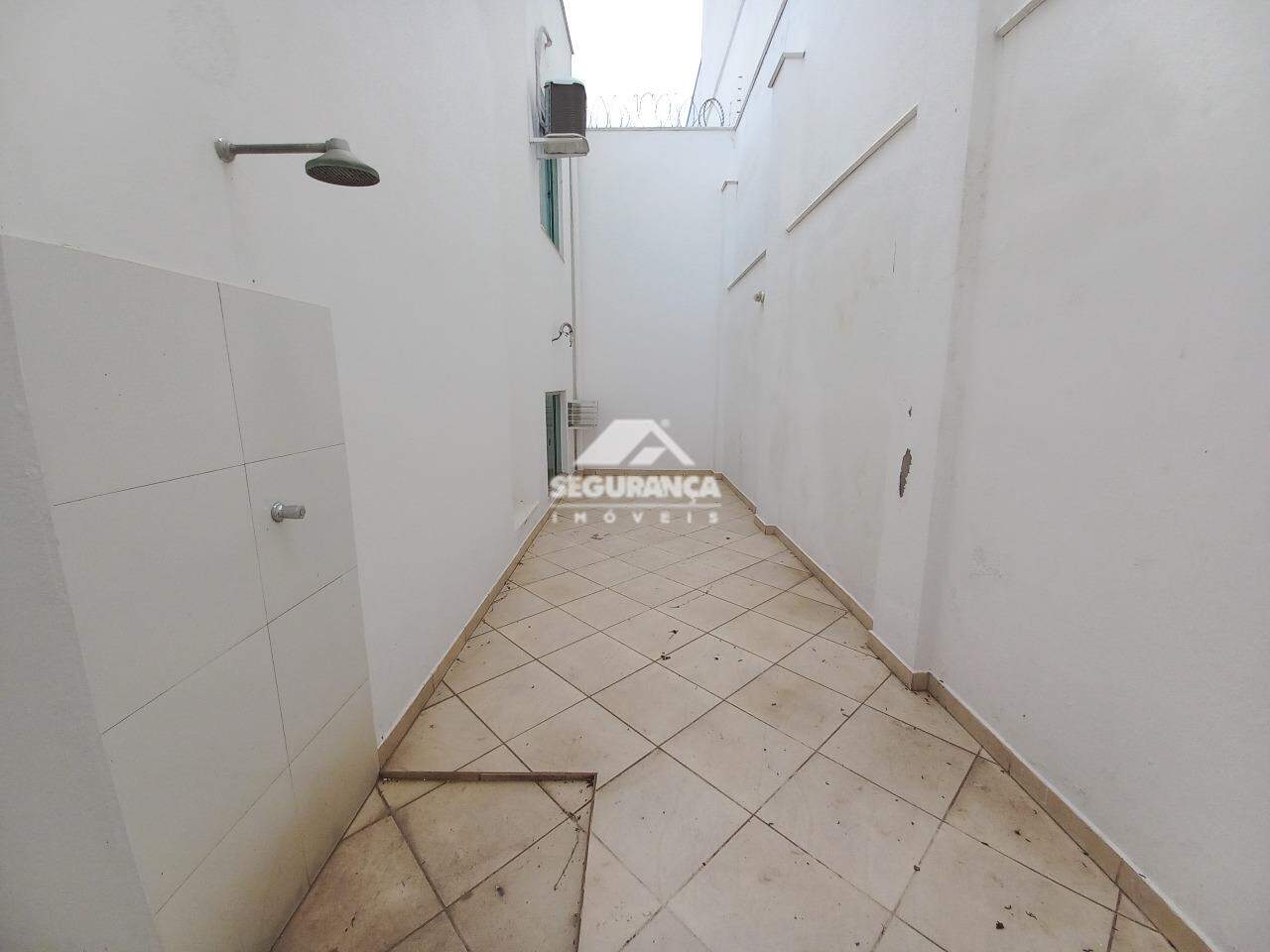 Casa para aluguel no SANTO AGOSTINHO: ÁREA FUNDOS
