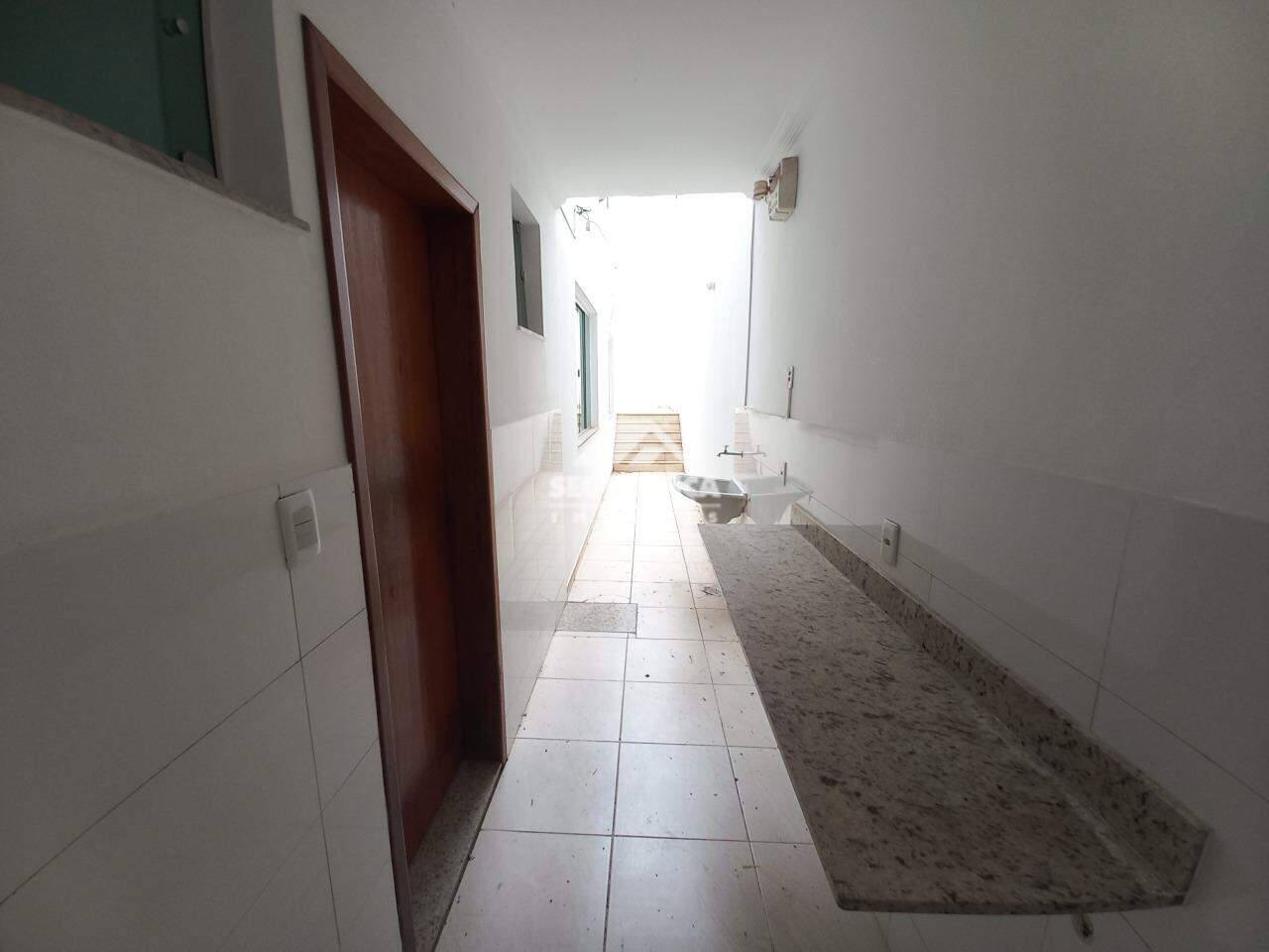 Casa para aluguel no SANTO AGOSTINHO: ÁREA DE SERVIÇO