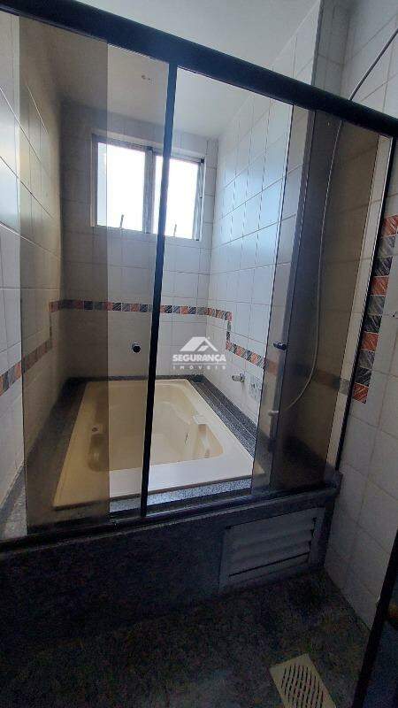 Apartamento para aluguel no Centro: BANHEIRO SUÍTE
