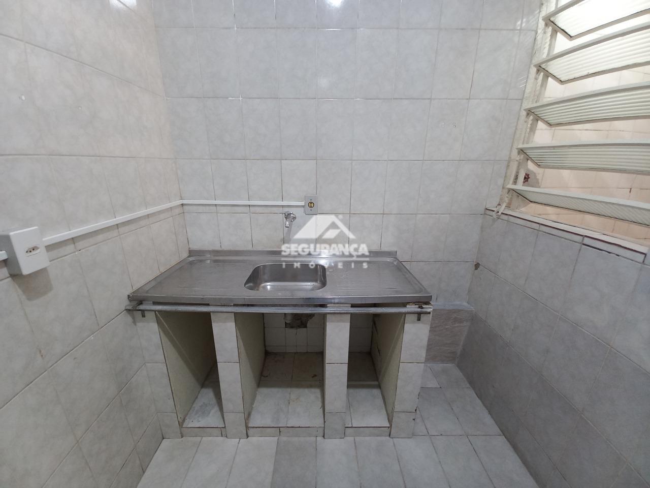 Casa para aluguel no VILA BRETAS: COZINHA 