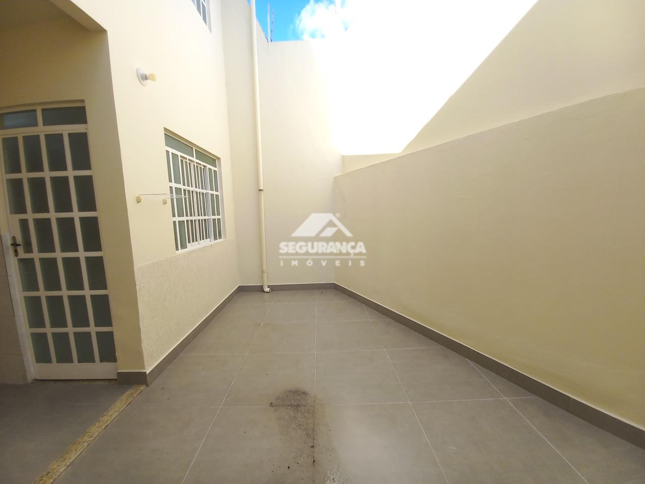 Casa para aluguel no GRA DUQUESA: AREA GORMET