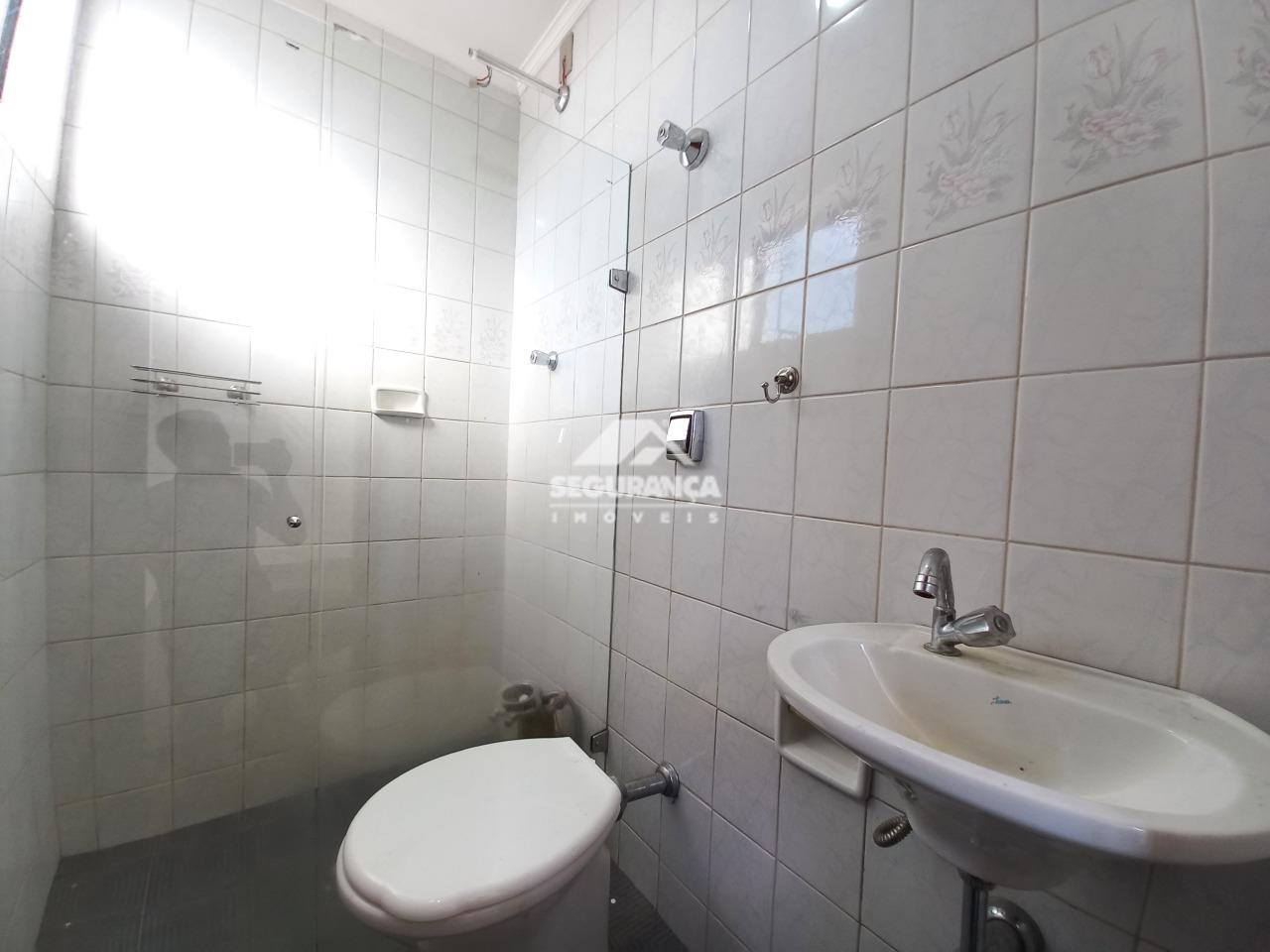 Apartamento para aluguel no Centro: BANHEIRO DCE