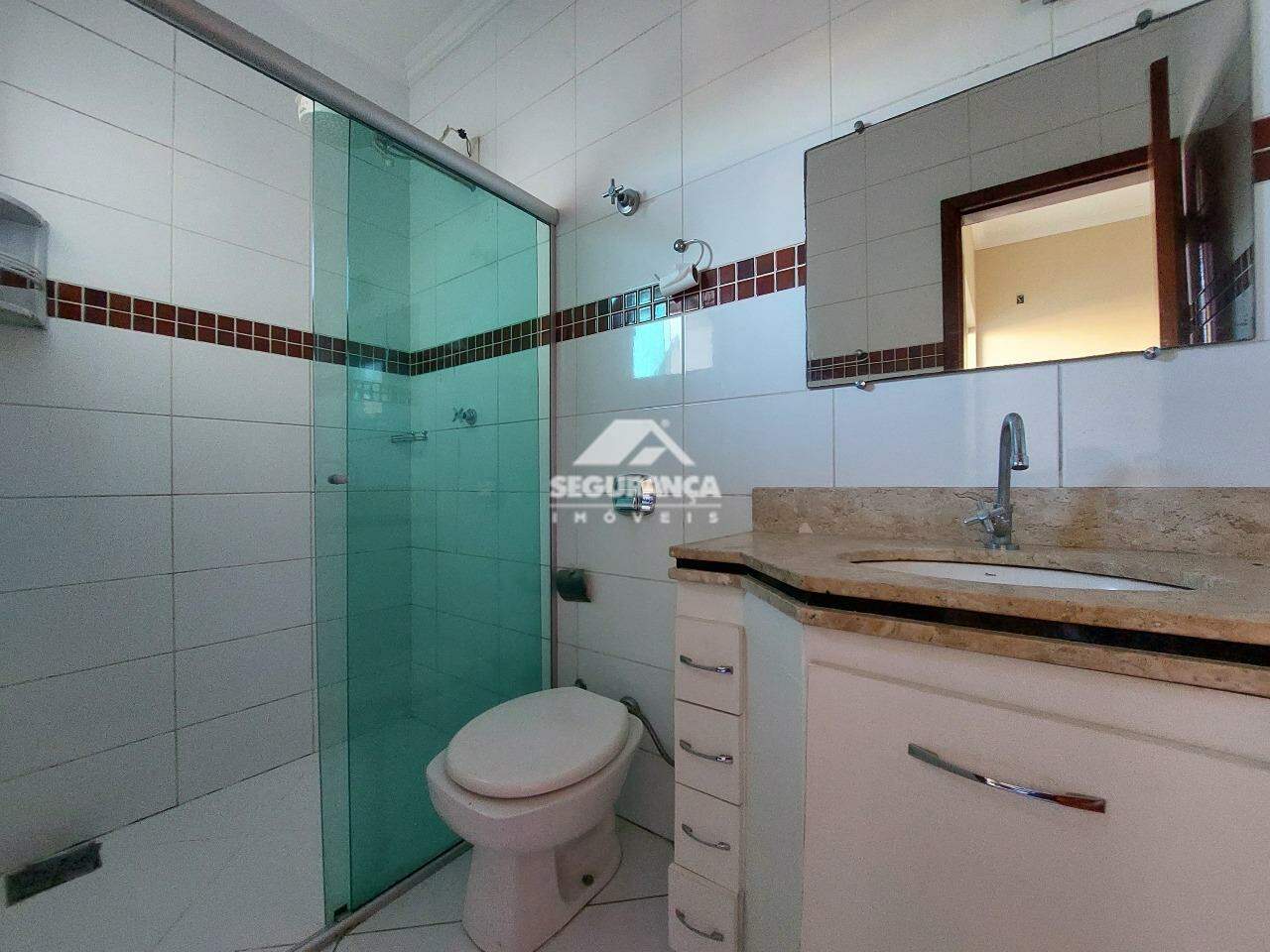 Casa para aluguel no GRA DUQUESA: BANHEIRO SUITE